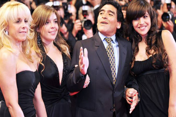 171122_bangladesh_pratidin_maradona