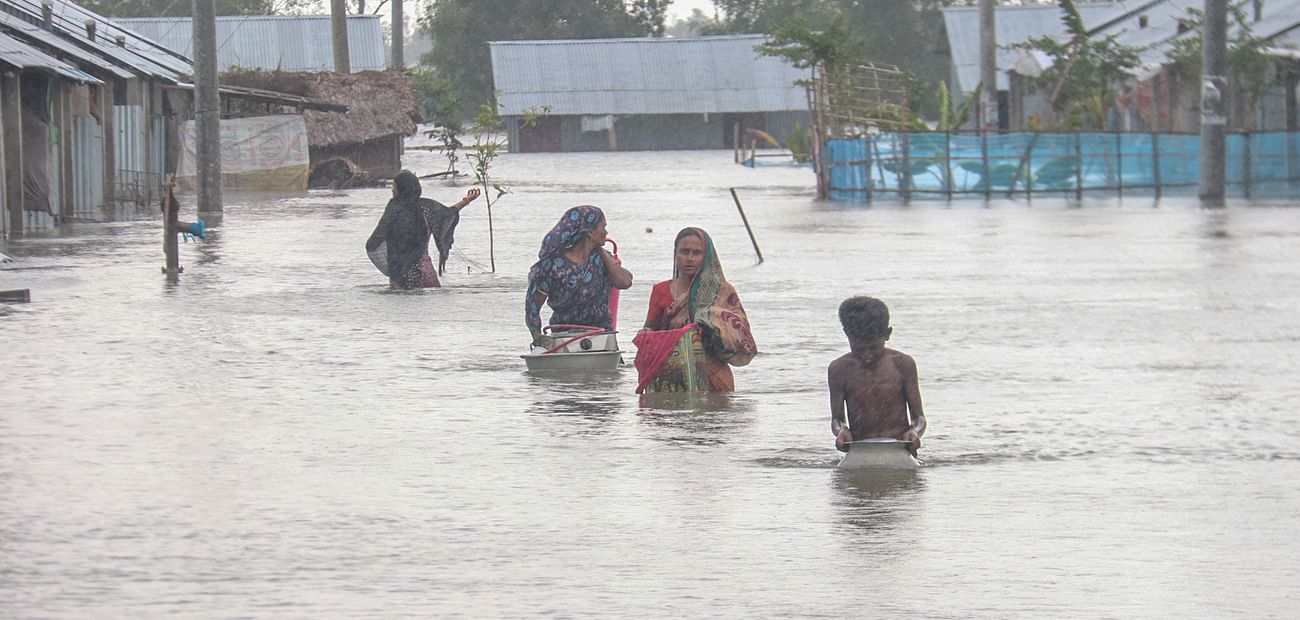 prothomalo-bangla_2021-05_be114113-c665-4500-b213-15ad4419e1d4_Khulna_DH0630_20210526_khulna_koyra_yaas_6