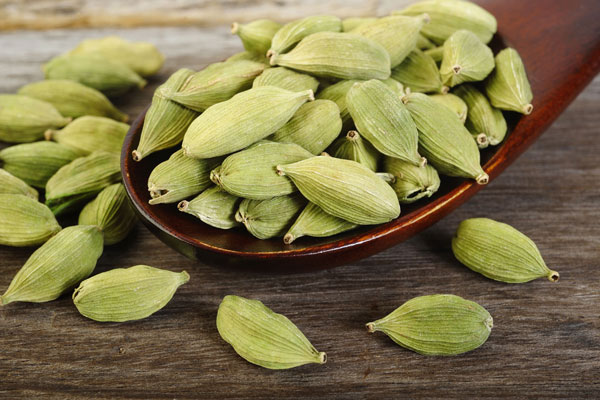 083703_bangladesh_pratidin_Cardamom