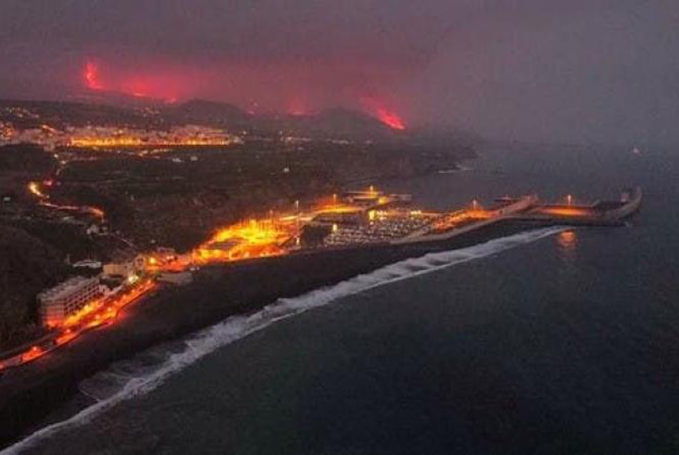 165932_bangladesh_pratidin_fire-lava