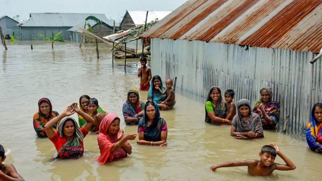_97408241_16-08-17-gaibandha_relifdistribution-6