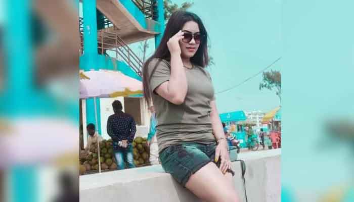 MODEL-PUJA-samakal-62d3d3bd64f31
