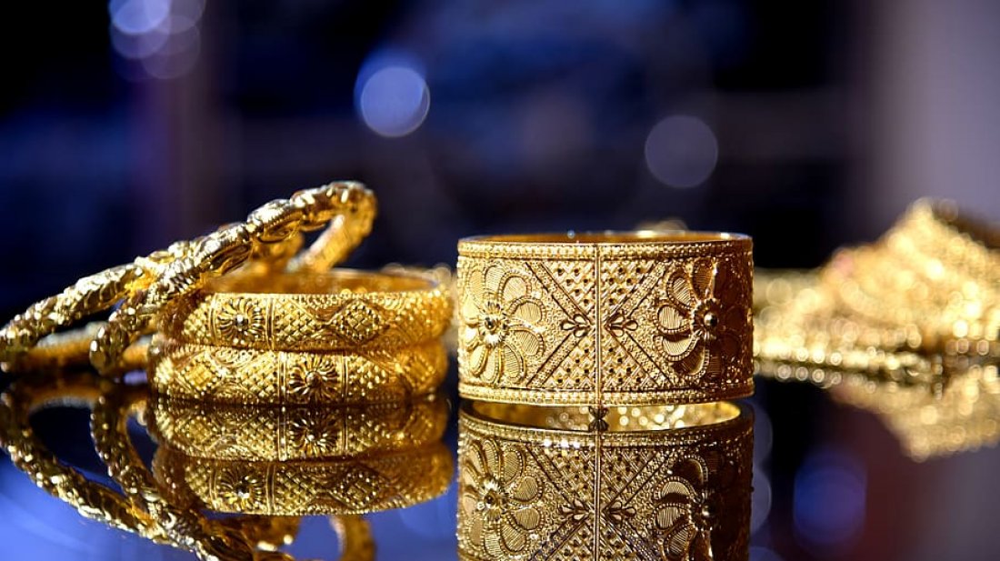 gold-desktop-celebration-jewelry-baba8fdda30f64cda7e2d52944f6ee5f