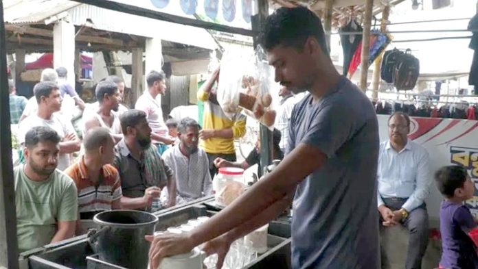 Tea-Stall-Daily-ApanDesh-2508230847