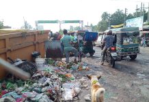ময়লার স্তূপে জনদুর্ভোগ: দুর্গন্ধে নাকাল স্থানীয়রা