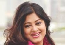 ৫২-তে পা রাখলেন মৌসুমী