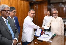 প্রধানমন্ত্রীর ঈদ উপহার: কেসিসির ৭২৮ পরিচ্ছন্নতা কর্মীর জন্য প্রায় সাড়ে ৩৬ লাখ টাকা প্রণোদনা