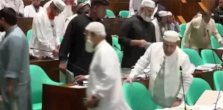 বিশ্বাসভঙ্গের অভিযোগ তুলে বিরোধী দলের ওয়াকআউট