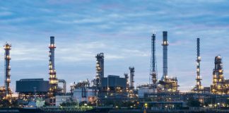 ইরানের তেল কেনায় চীনের ওপর নিষেধাজ্ঞা দিল যুক্তরাষ্ট্র