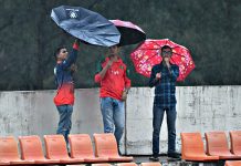 টিকিটের টাকা ফেরত পাচ্ছেন দর্শকরা
