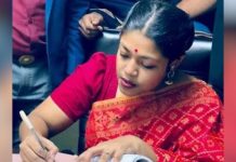 ঝুলে রইলো সংরক্ষিত আসনে নুসরাত তাবাসসুমের প্রার্থিতা