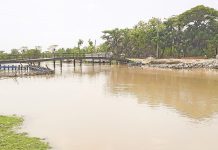 সেতু নির্মাণ: পাইলিংয়েই মেয়াদ শেষ, দুর্ভোগ ২০ গ্রামবাসীর