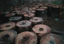 পিরোজপুরে ৭৫ ব্যারেল চোরাই বিটুমিন উদ্ধার