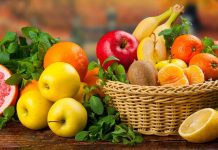 মেদ কমাতে যেসব ফল খেতে পারেন