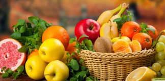 মেদ কমাতে যেসব ফল খেতে পারেন