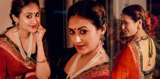 মুগ্ধতায় কুসুম শিকদার