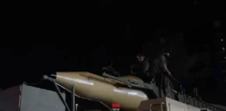 ইরানের শহরে শহরে সমাবেশ, প্রদর্শন হচ্ছে ক্ষেপণাস্ত্র