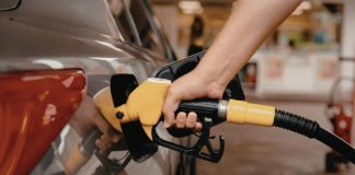 জ্বালানি তেলের দাম লিটারে ১৫ থেকে ২০ টাকা পর্যন্ত বাড়ল