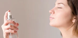 গরমে ত্বকের যত্নে গোলাপ জল ব্যবহার কেন জরুরি?