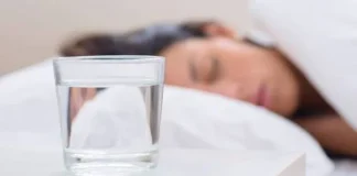 রাতে ঘুমানোর কতক্ষণ আগে পানি খাওয়া উচিত