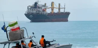 হরমুজ প্রণালি কীভাবে ইরানের সবচেয়ে শক্তিশালী অস্ত্রে পরিণত হলো