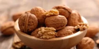 আখরোট খাওয়ার উপকারিতা জেনে নিন