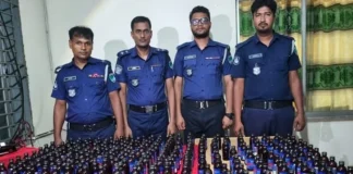 সাতক্ষীরার দেবহাটা থেকে ২৩৪ বোতল ফেনসিডিল জব্দ