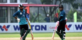 ব্যাক-টু-ব্যাক সেঞ্চুরি তাওহীদের, ১২ হাজার রানের মাইলফলকে মুশফিক