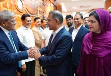 প্রধানমন্ত্রীর প্রথম বিদেশ সফরে সঙ্গী হয়েছেন যারা