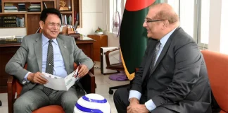 বাংলাদেশের স্কুলে বিতরণের জন্য ১ হাজার ফুটবল উপহার দিলো পাকিস্তান