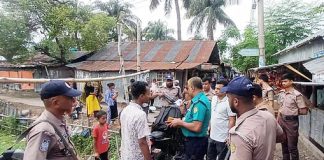 খুলনায় ৩ দিনে গ্রেপ্তার ১৮৪: শীর্ষ সন্ত্রাসীরা অধরা, ক্ষুব্ধ নাগরিক সমাজ বলছেন ‘চুনোপুঁটি শিকার’!