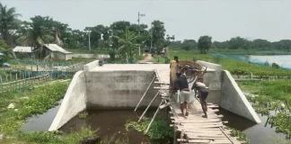 সাড়ে ৩৩ লাখ টাকার কালভার্টে সংযোগ নেই
