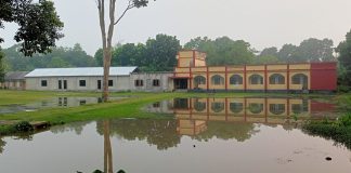 সামান্য বৃষ্টিতেই ডুবে যায় বিদ্যালয় মাঠ, দুর্ভোগে শিক্ষার্থী ও শিক্ষকেরা