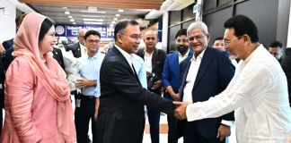 চীন থেকে দেশে ফিরলেন প্রধানমন্ত্রী