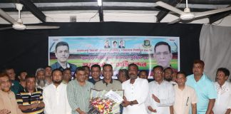 বিসিবির পরিচালক নির্বাচিত হয়ে খুলনায় ফিরেছেন তুহিন, ফুলেল শুভেচ্ছায় সিক্ত