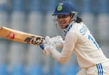 আবারও ইতিহাসের পাতায় স্মৃতি মান্ধানা