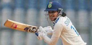 আবারও ইতিহাসের পাতায় স্মৃতি মান্ধানা