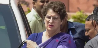 ‘বিপাকে’ প্রিয়াঙ্কা গান্ধী, ২১৫ শিক্ষাবিদের চিঠি