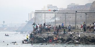 সিউটায় একদিনে ৪৯ হাজারের বেশি অনুপ্রবেশ, মৃত্যু ১৮
