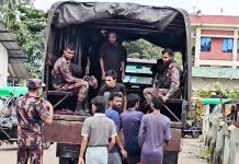 বাংলাদেশে প্রবেশের সময় রোহিঙ্গাবাহী নৌকাডুবি, নিখোঁজ ১৩, উদ্ধার ১৮