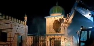 নোটিশ ছাড়াই ভারতে ভাঙা হলো তিন মসজিদ ও মাজার