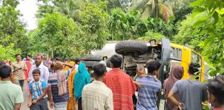 মধ্যরাতে রাস্তা থেকে ঘরের ভেতর ঢুকে পড়ল ট্রাক, ঘুমিয়ে থাকা শামিমা নিহত