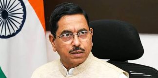 ভারতের নতুন কেন্দ্রীয় শিক্ষামন্ত্রী হলেন প্রহ্লাদ জোশী