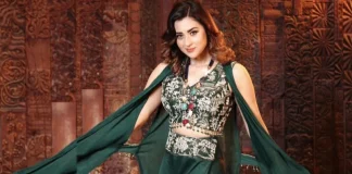 আড়াল ভেঙে ফিরছেন বুবলী