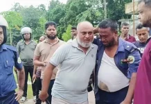 বরিশালে আসামির মৃত্যুর গুজবে থানায় হামলা, ছয় পুলিশসহ আহত ১২