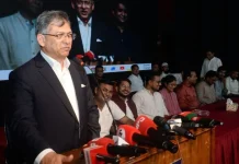 শেখ হাসিনার আত্মসমর্পণের কোনো সুযোগ নেই: স্বরাষ্ট্রমন্ত্রী