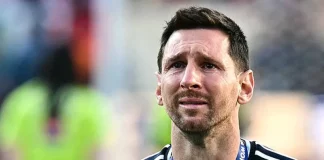 চোখের জলে মাঠ ছাড়লেন মেসি