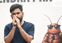 ককরোচ জনতা পার্টির প্রতিষ্ঠাতা অভিজিৎ অসুস্থ