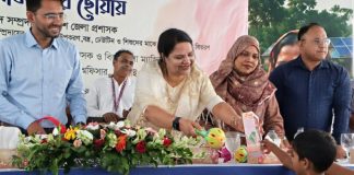 ৩০ বছর পর প্রথমবার বেদে পল্লীতে ডিসি ফরিদা