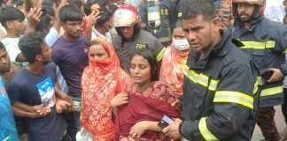 সাতক্ষীরায় হাসপাতালে আগুন, হুড়োহুড়ি ও ধোঁয়ায় আহত ৫০
